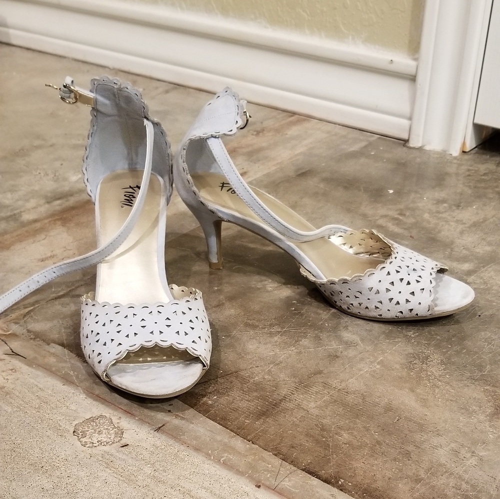 Ankle strap kitten heel